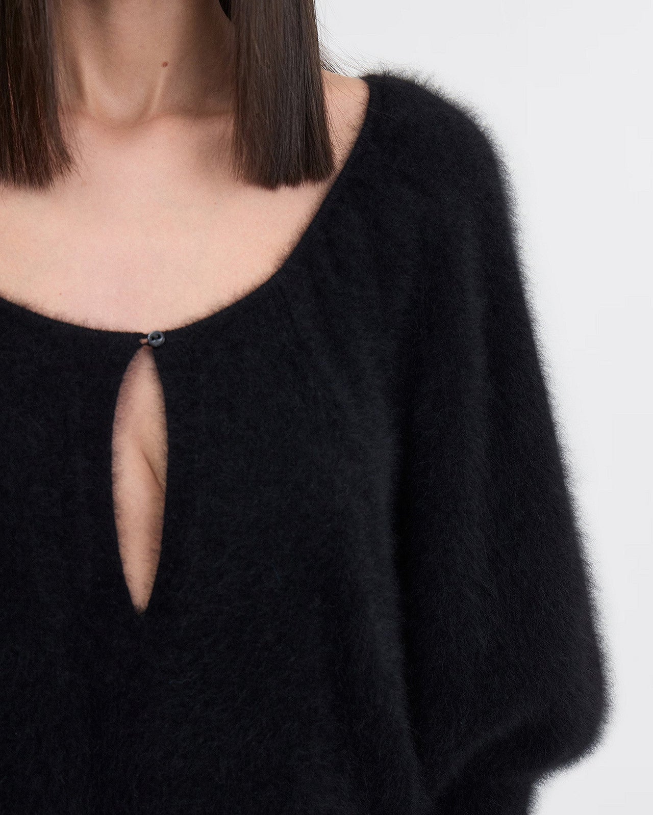 Pull Doil - Noir : Pull féminin en laine de raccoon marron Mes Demoiselles - Image 6