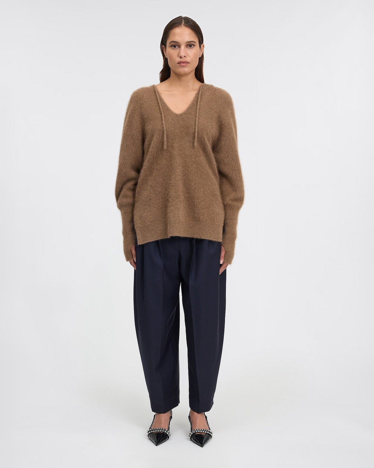 Pull à capuche en maille de raccoon marron : Pulls & gilets Mes Demoiselles - Image 1