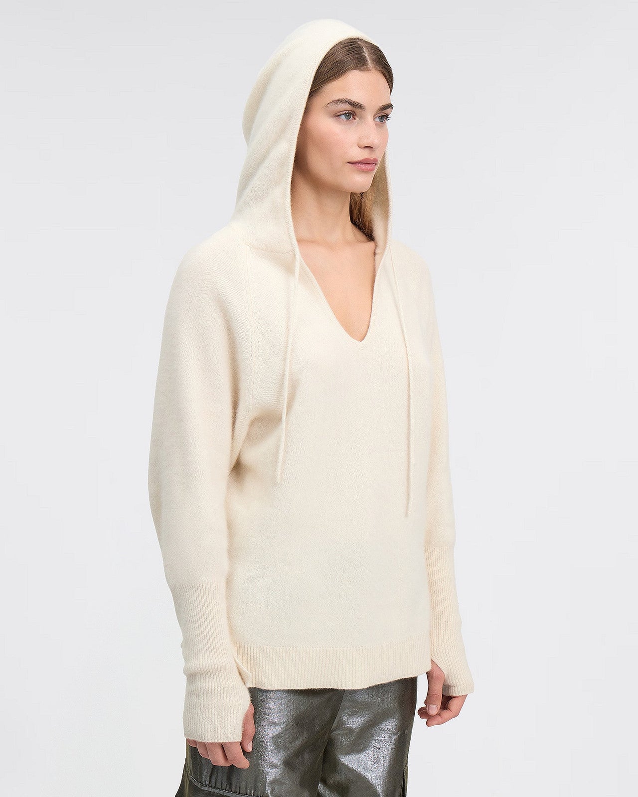 Pull à capuche en maille de raccoon marron : Pulls & gilets Mes Demoiselles - Image 2