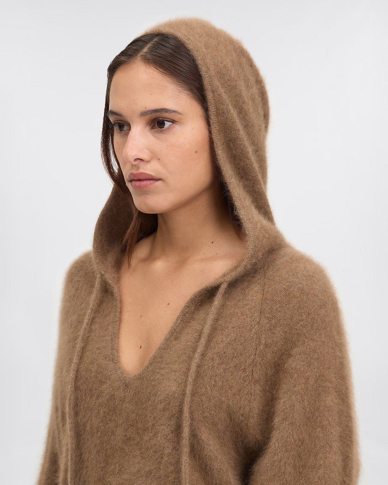 Pull Dolph - Marron : Pull à capuche en maille de raccoon marron Mes Demoiselles - Image 4