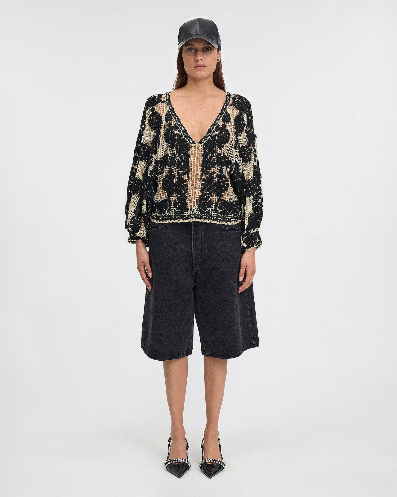 Pull court au crochet noir : Pulls & gilets Mes Demoiselles - Image 1