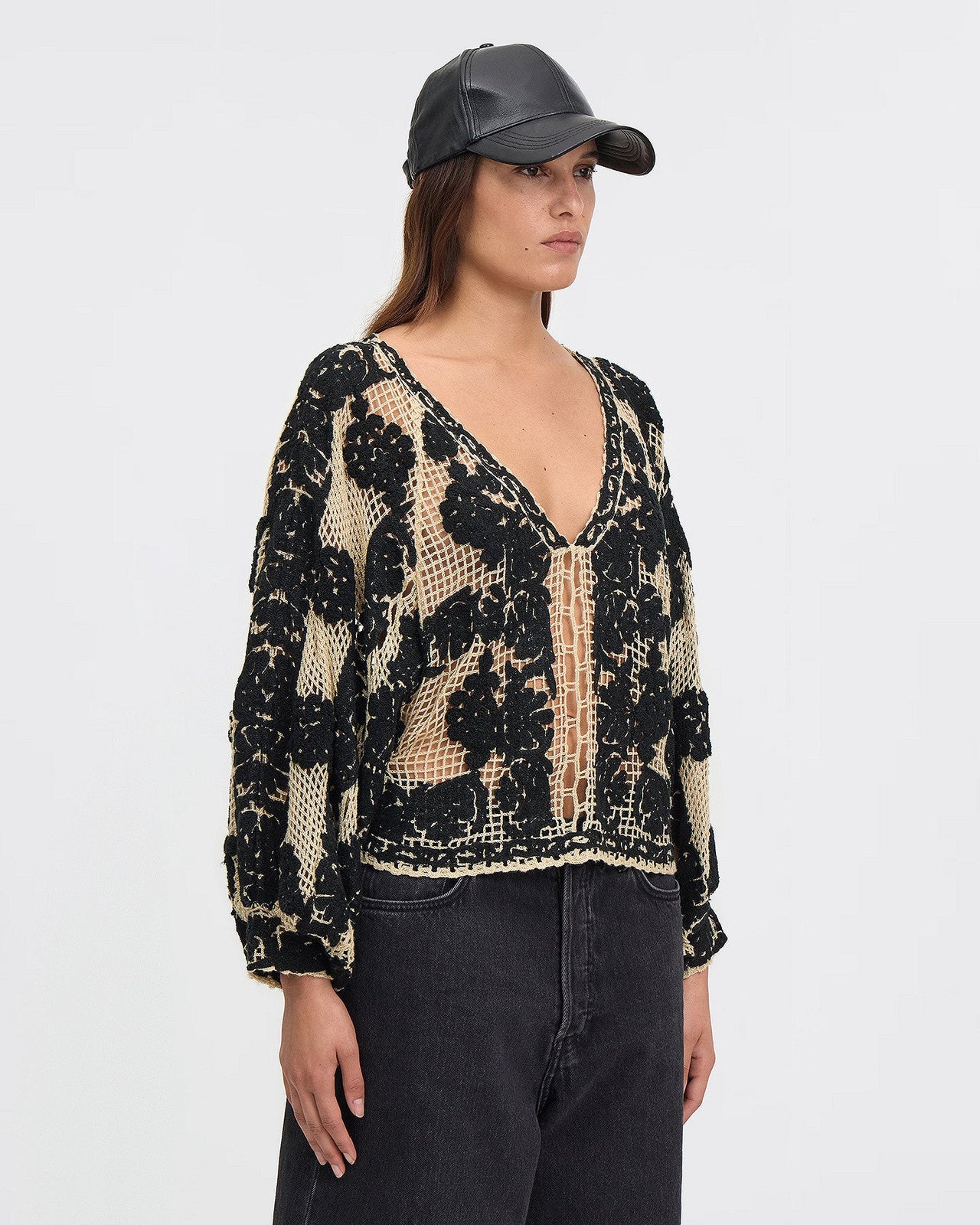 Pull court au crochet noir : Pulls & gilets Mes Demoiselles - Image 3