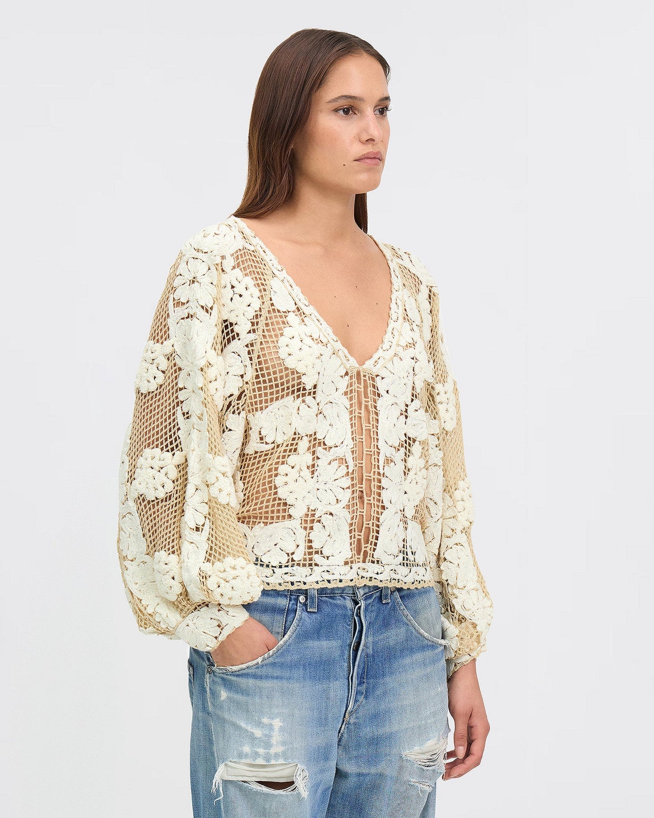 Pull court au crochet ivoire : Pulls & gilets Mes Demoiselles - Image 2