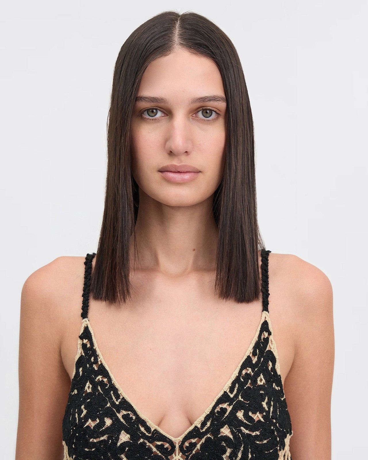 Top Dree - Noir : Débardeur à fines bretelles noir au crochet Mes Demoiselles - Image 5