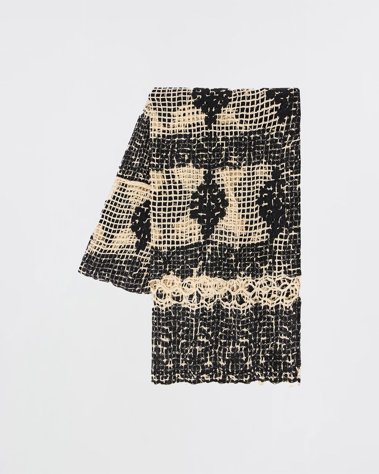 Foulard au crochet effet broderie couleur noire : Accessoires Mes Demoiselles - Image 1