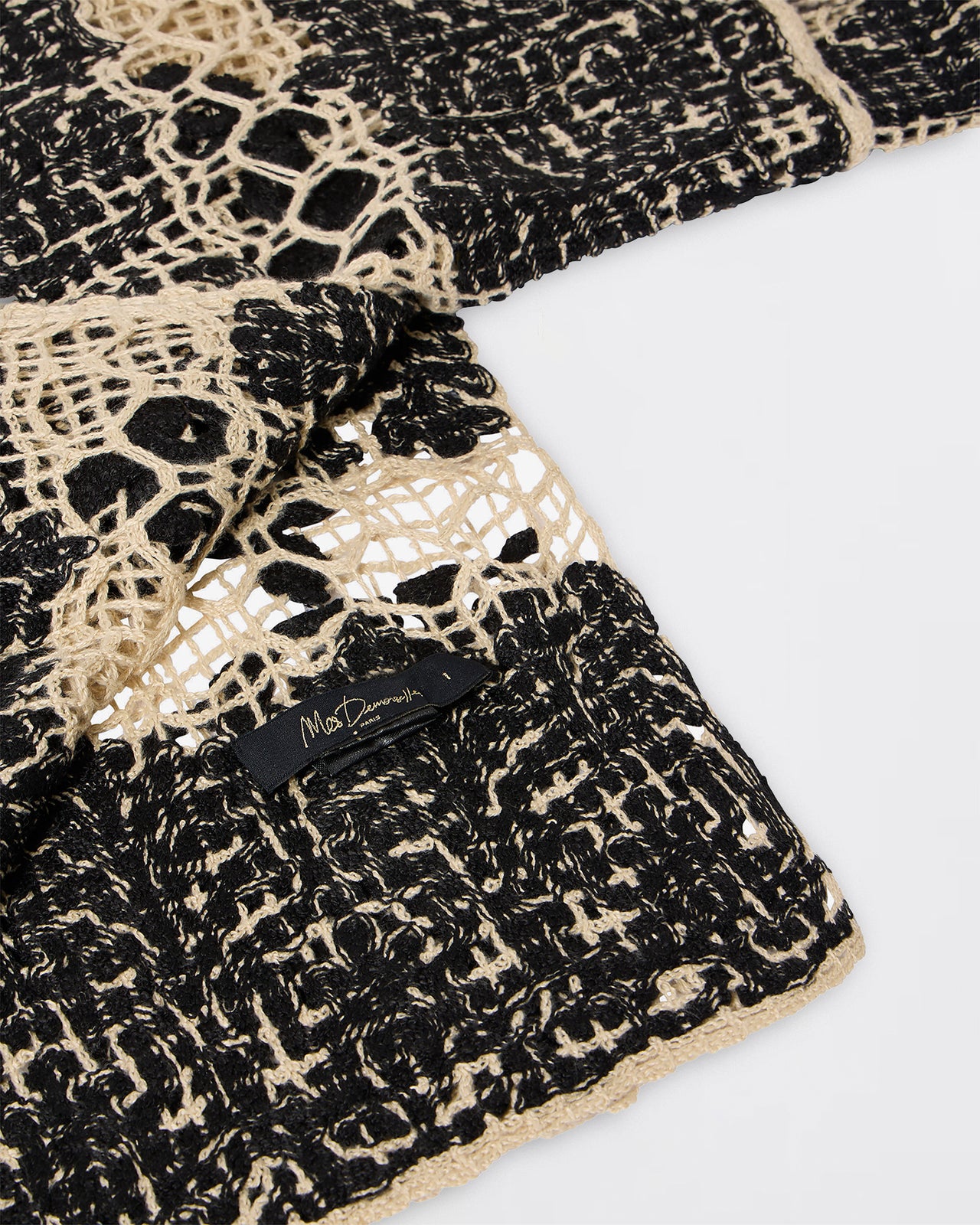 Foulard au crochet effet broderie couleur noire : Accessoires Mes Demoiselles - Image 2