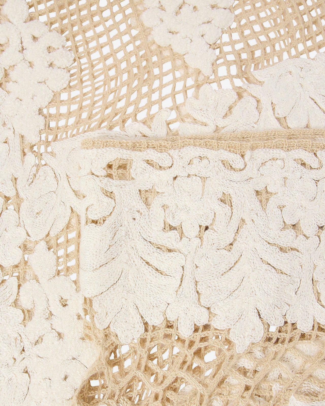 Foulard Dreux - Ivoire : Foulard au crochet effet broderie couleur noire Mes Demoiselles - Image 5