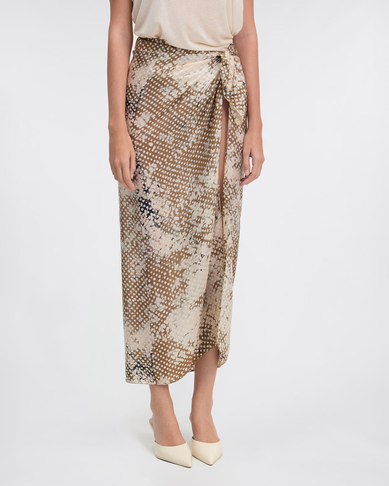 Foulard en soie imprimé petits pois beige : Accessoires Mes Demoiselles - Image 2