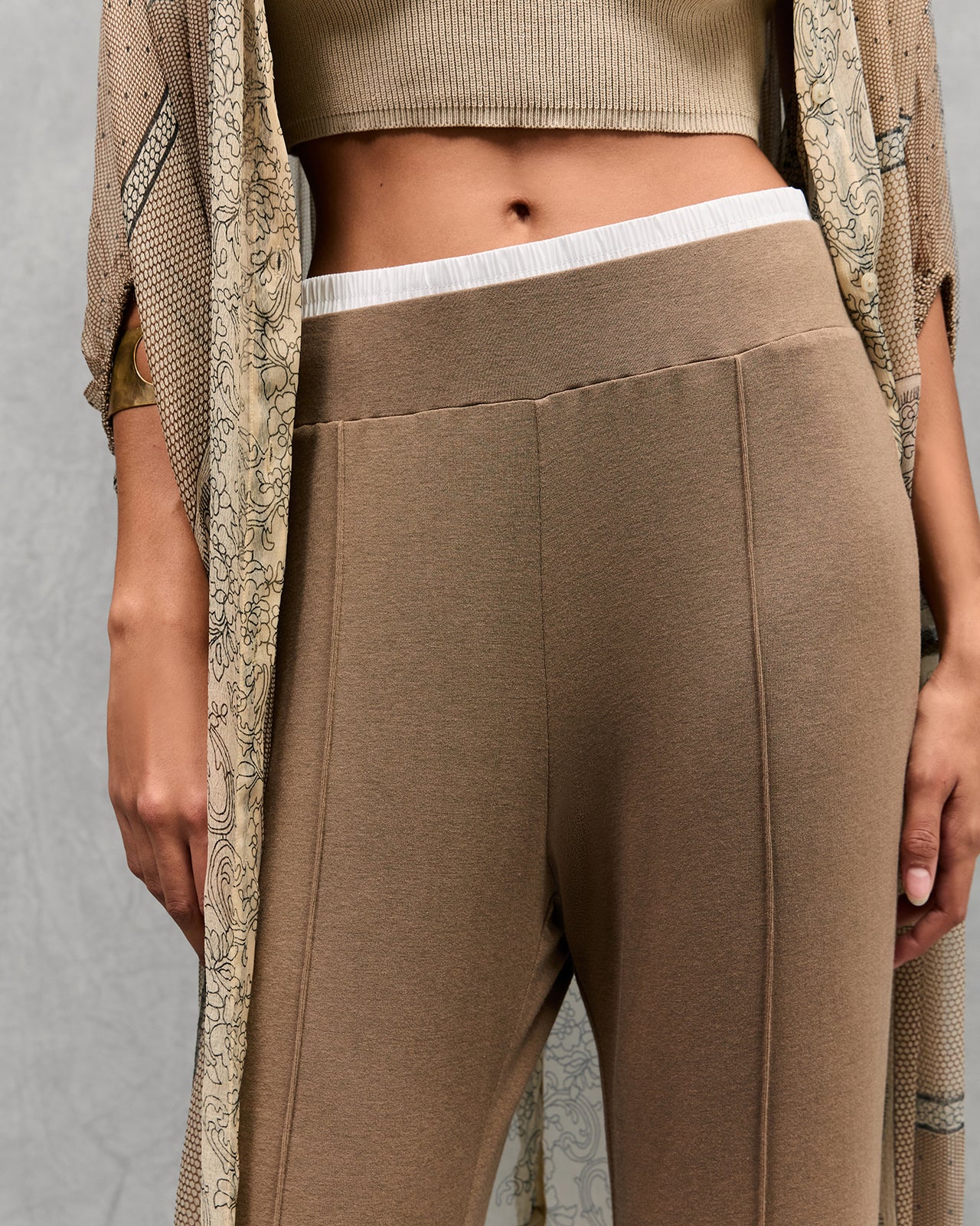 Pantalon Ibyscus - Marron Olive : Pantalon jersey kaki élégant Mes Demoiselles - Image 4