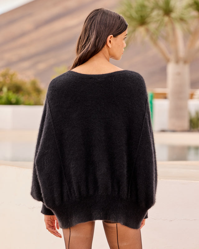 Pull Smilla - Noir : Pull ample en laine de raccoon, cachemire et angora – Noir Mes Demoiselles - Image 3