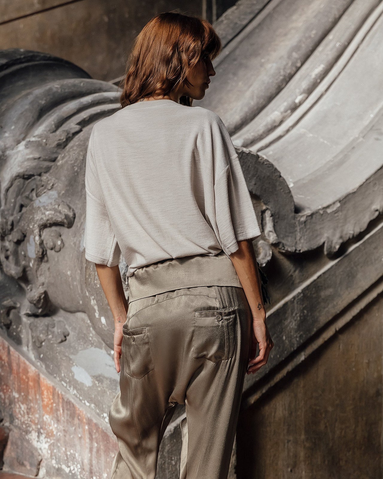 Pantalon Salsa - Kaki : Pantalon sarouel kaki en satin viscose Mes Demoiselles - Image 5