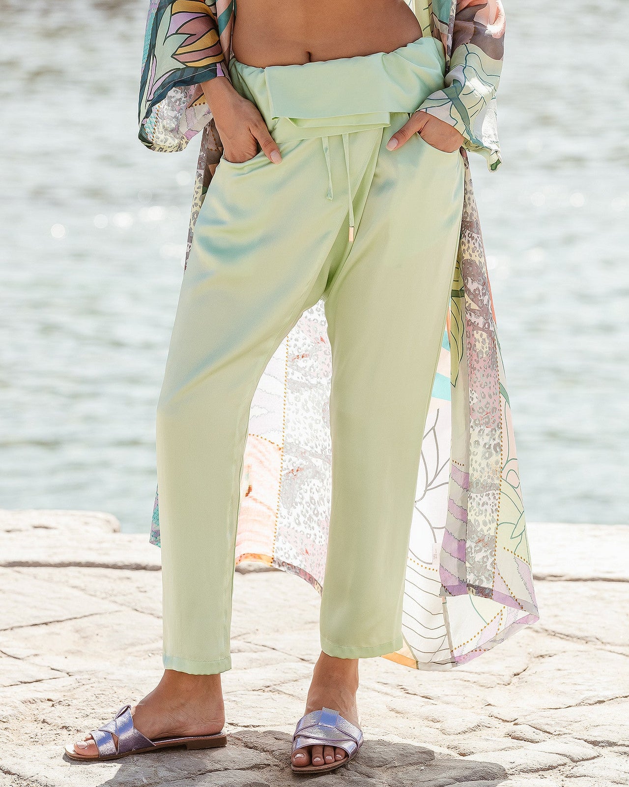 Pantalon Tarel - Vert Clair : Doux pantalon saroual en satin de soie Mes Demoiselles - Image 6