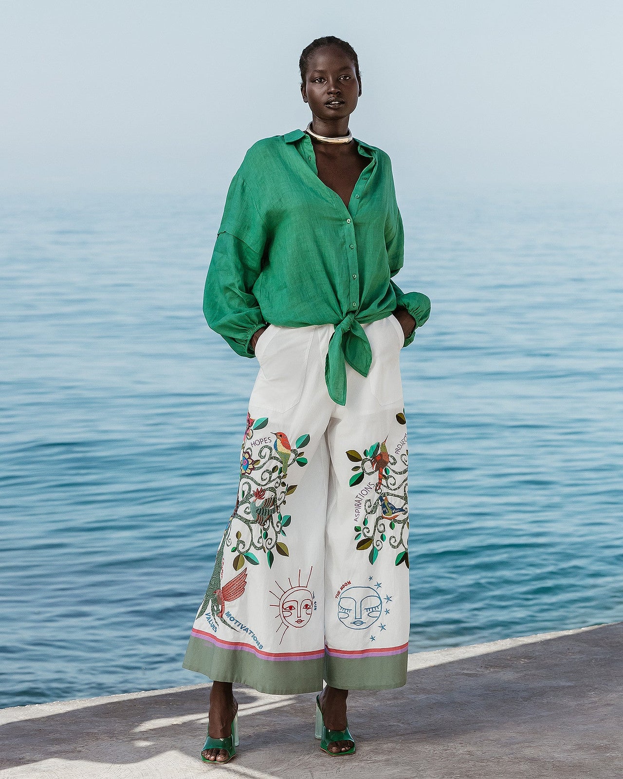 Pantalon large et long en popeline brodée : Pantalons & combinaisons Mes Demoiselles - Image 1