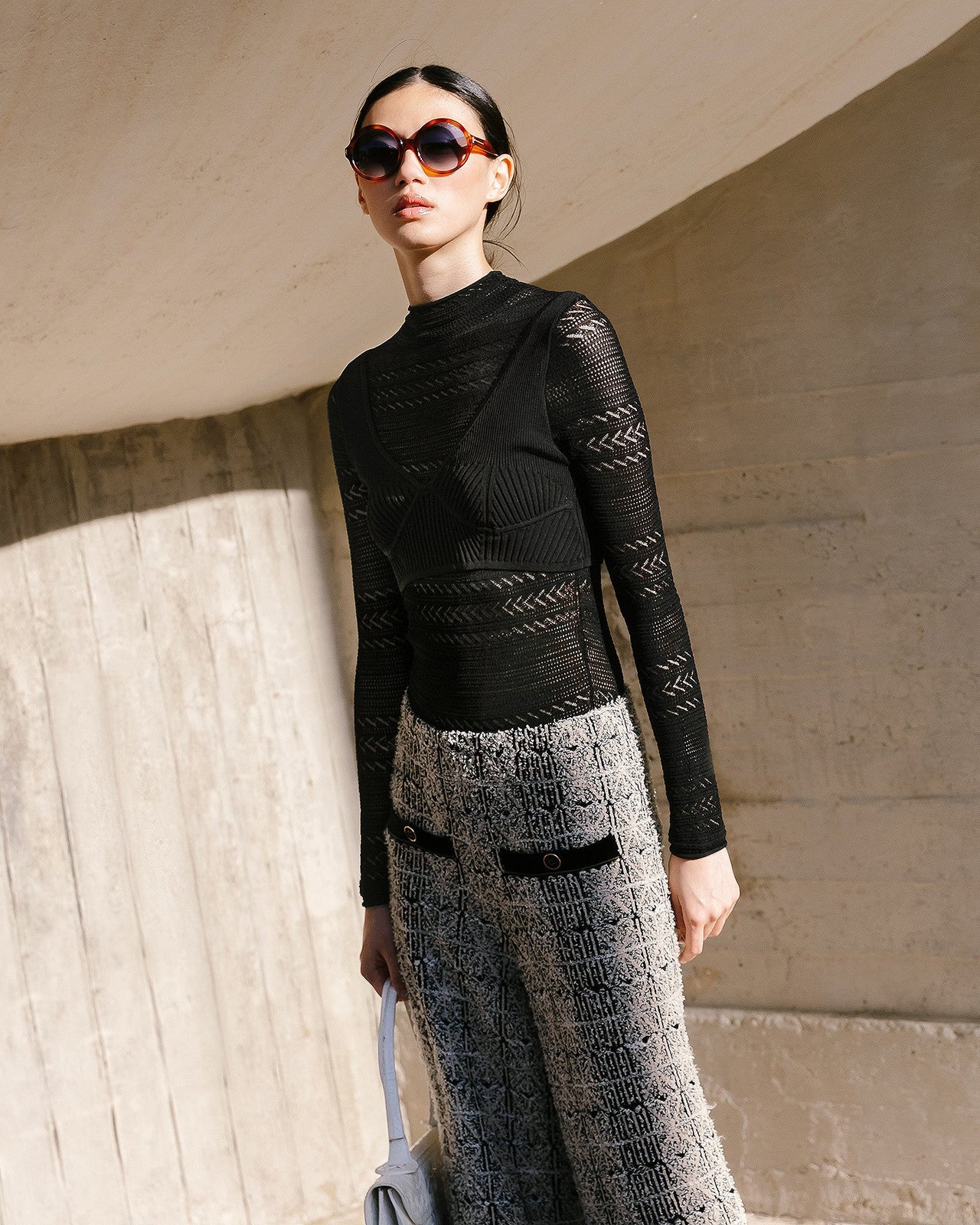 Top ultra féminin en pointelle noire : Pulls & gilets Mes Demoiselles - Image 2