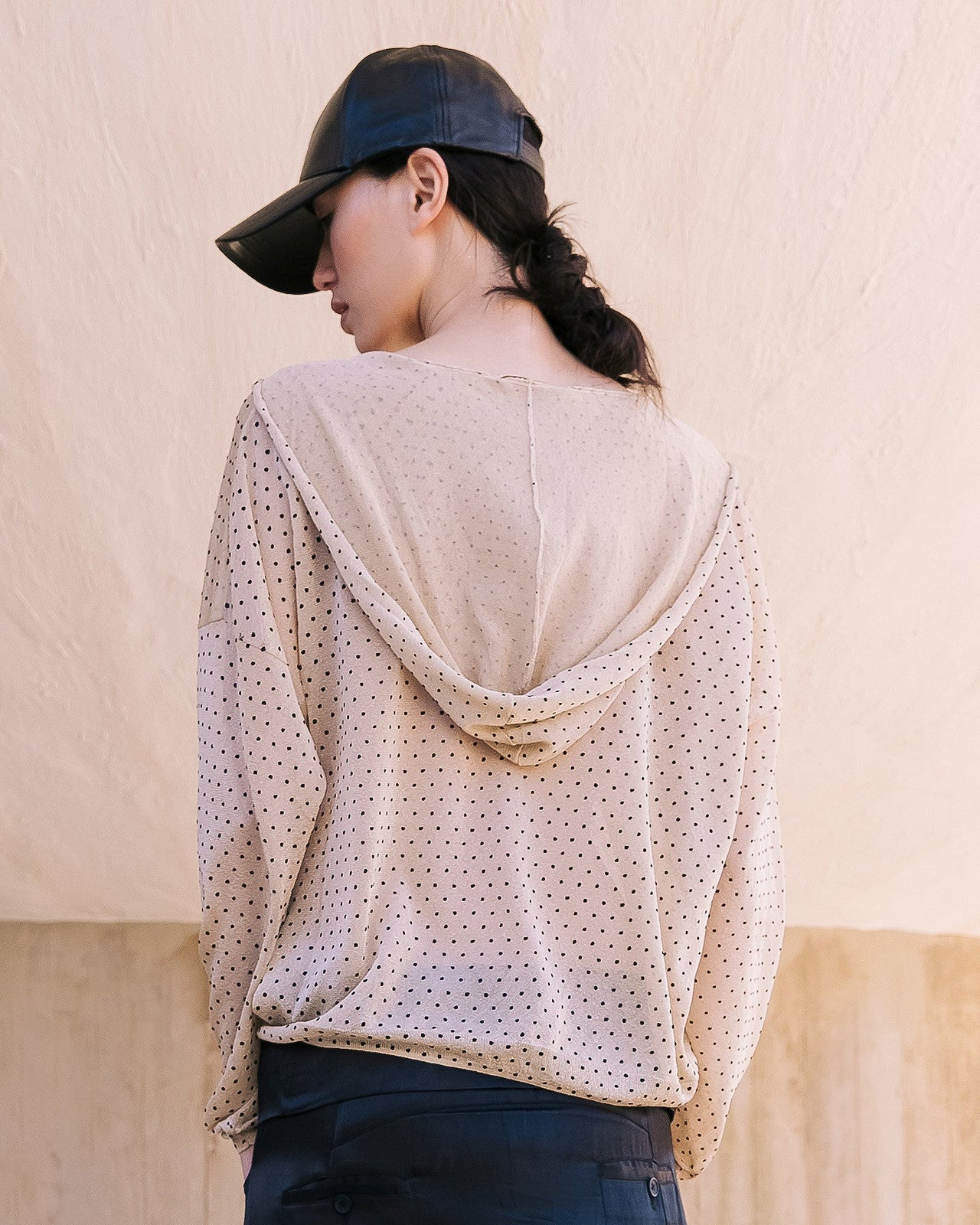 Sweatshirt à capuche scintillant en plumetis floqué : Pulls & gilets Mes Demoiselles - Image 3