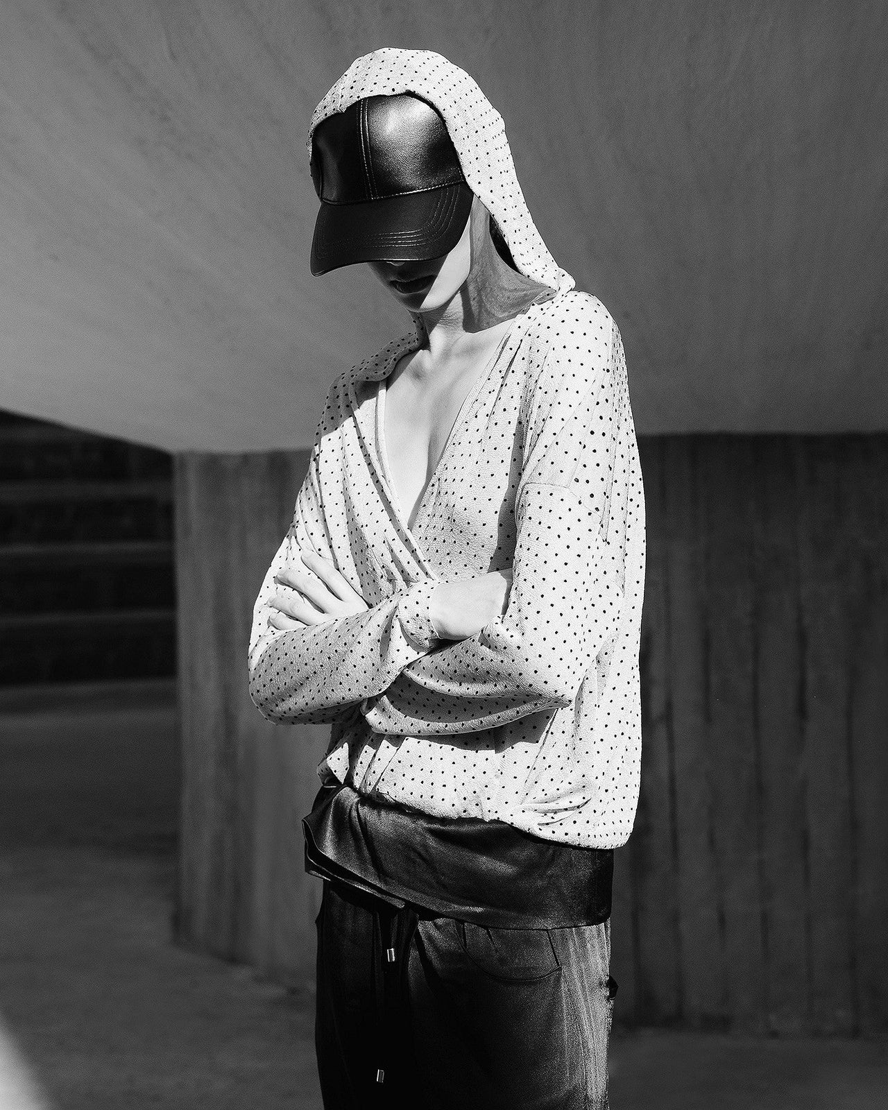 Pull Plutarco - Nude : Sweatshirt à capuche scintillant en plumetis floqué Mes Demoiselles - Image 5