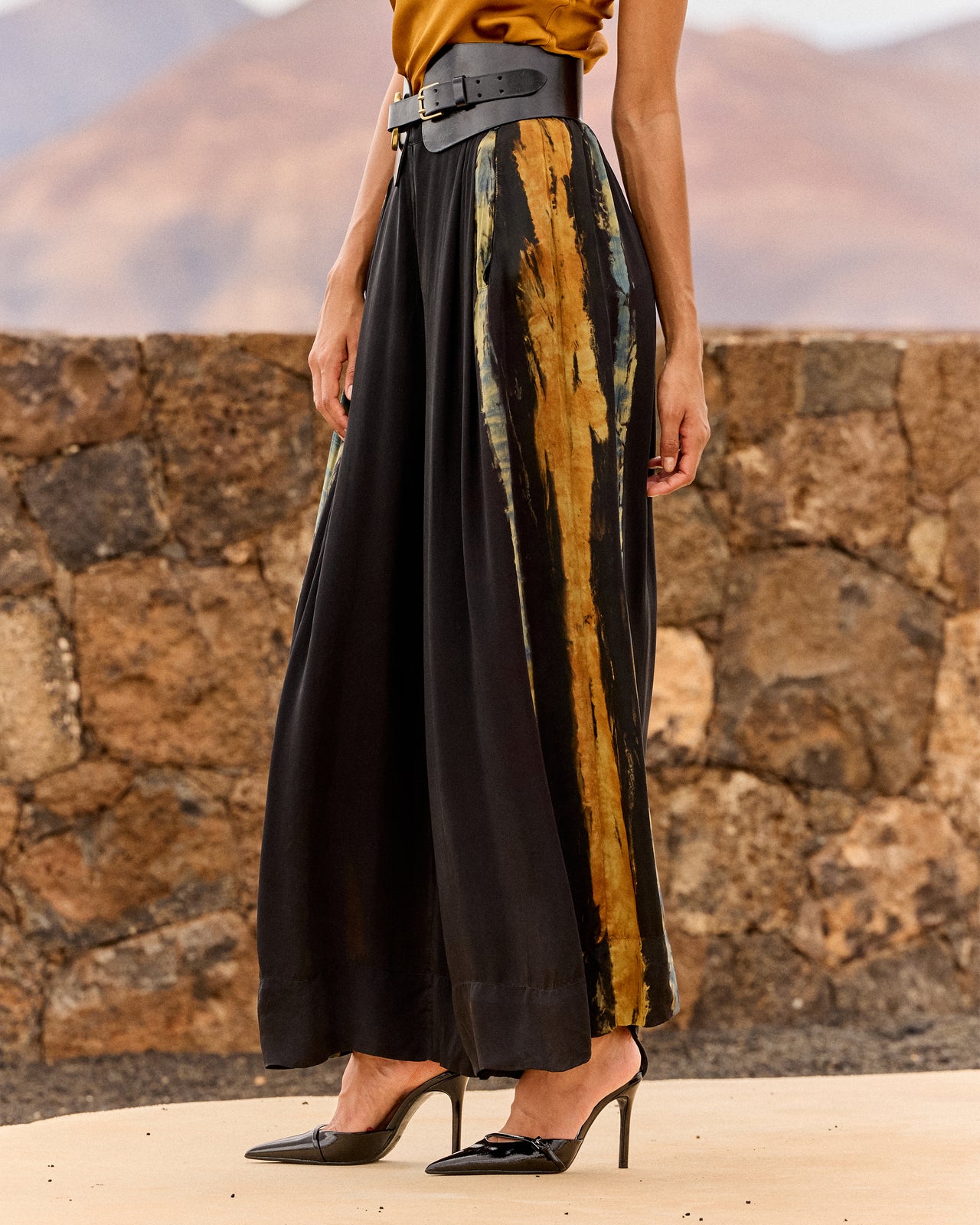 Llorllora Pants - Ocre - Image 1