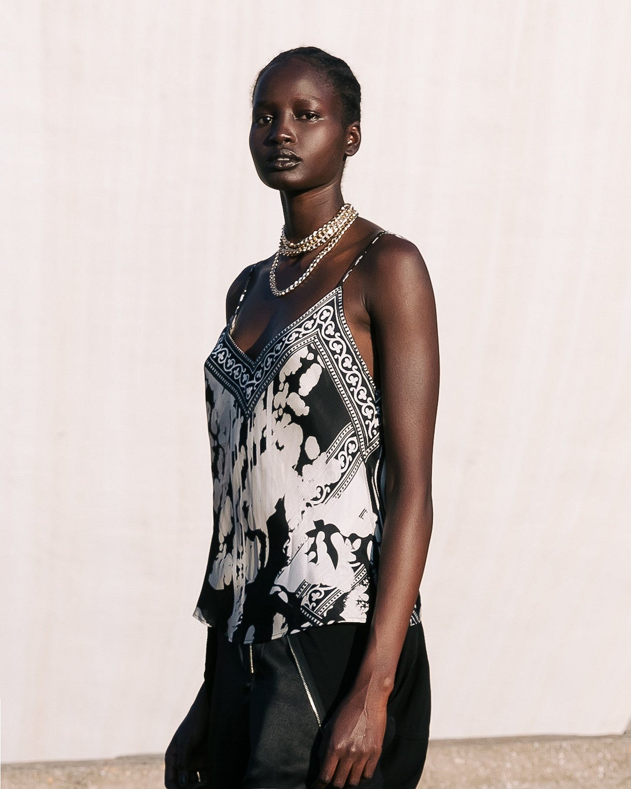 Top Wonpy - Noir : Top à fines bretelles impression façon bandanas Mes Demoiselles - Image 6