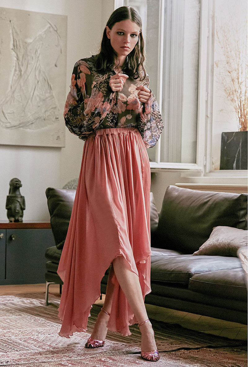 Womens winter Blush Skirt |Model Alizee | Online fashion Store Paris