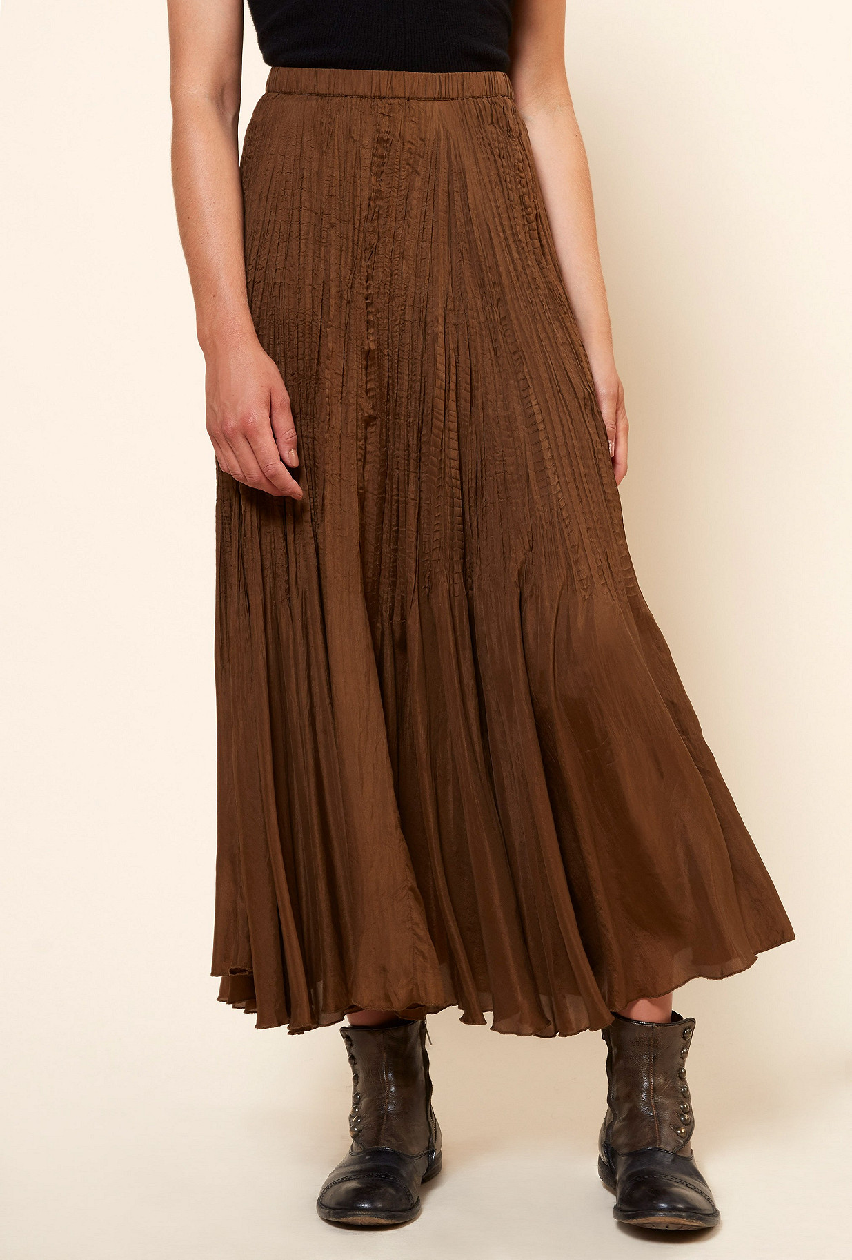 khaki skirt below knee