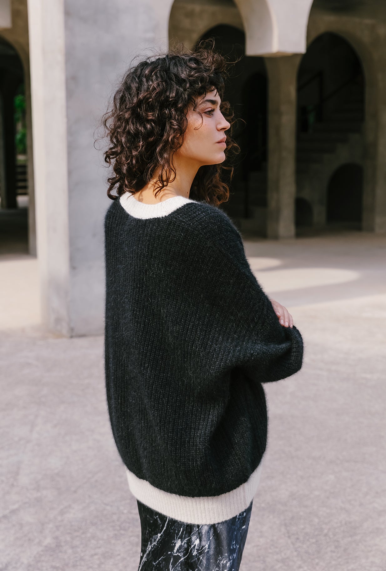 Cardigan Charlie - Noir : Cardigan épais noir/blanc, coupe décontractée, style collège chic Mes Demoiselles