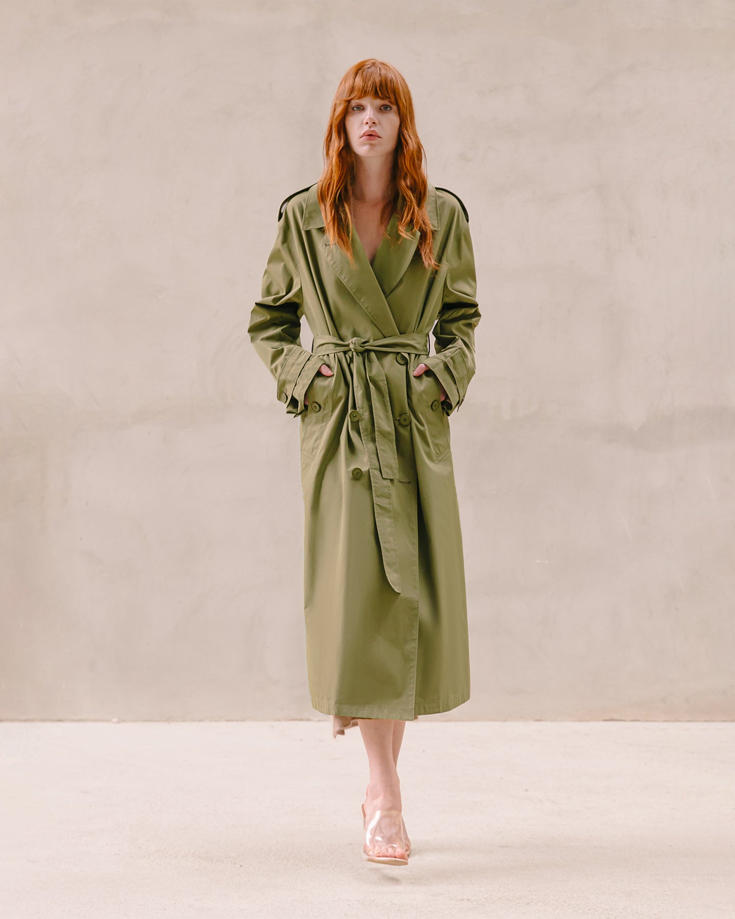 Trench - coat kaki fluide, classique revisité, longueur maxi chic - Manteaux & vestes Mes Demoiselles