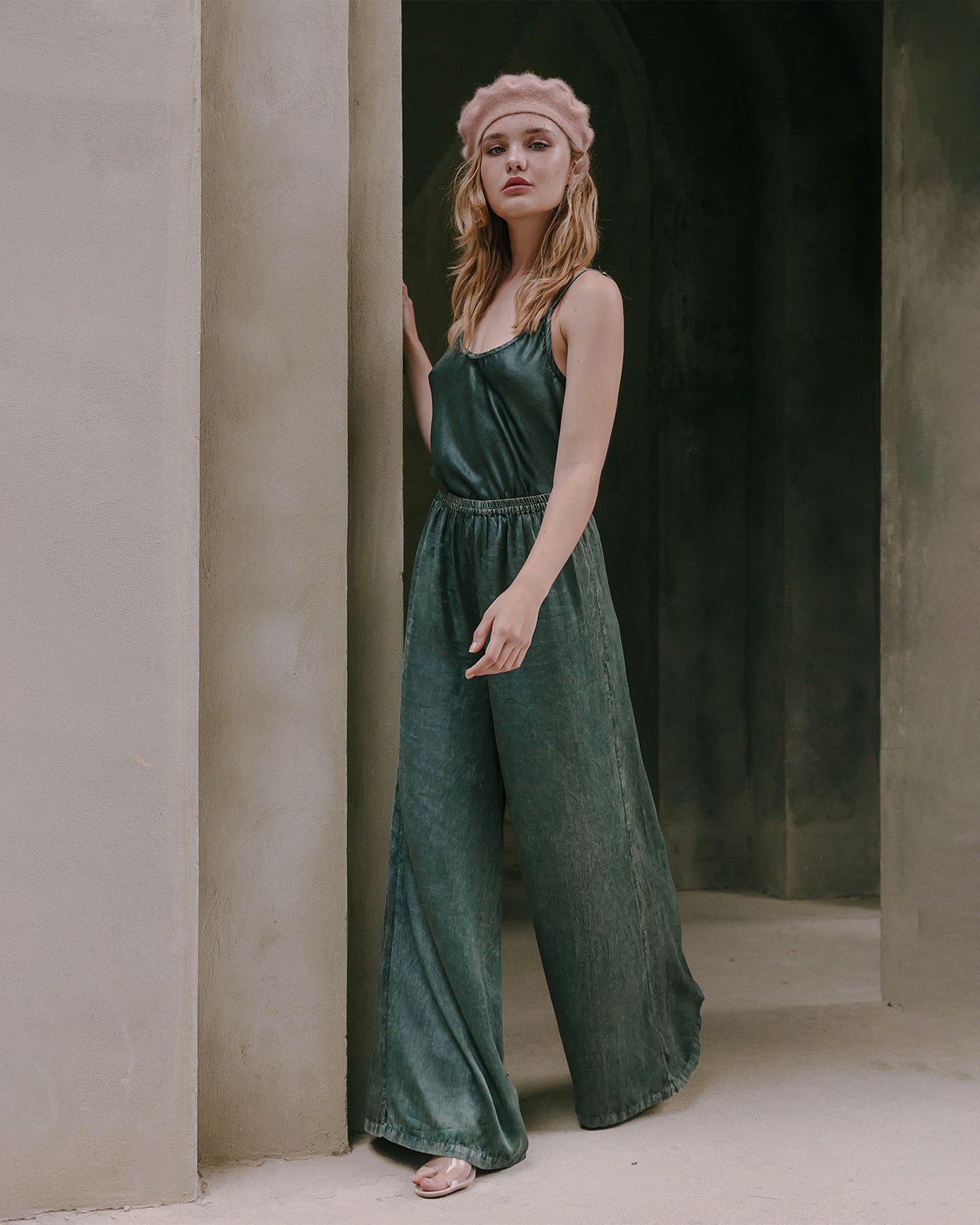 Pantalon Cullinan - Vert : Pantalon fluide vert sapin, élégant et décontracté Mes Demoiselles