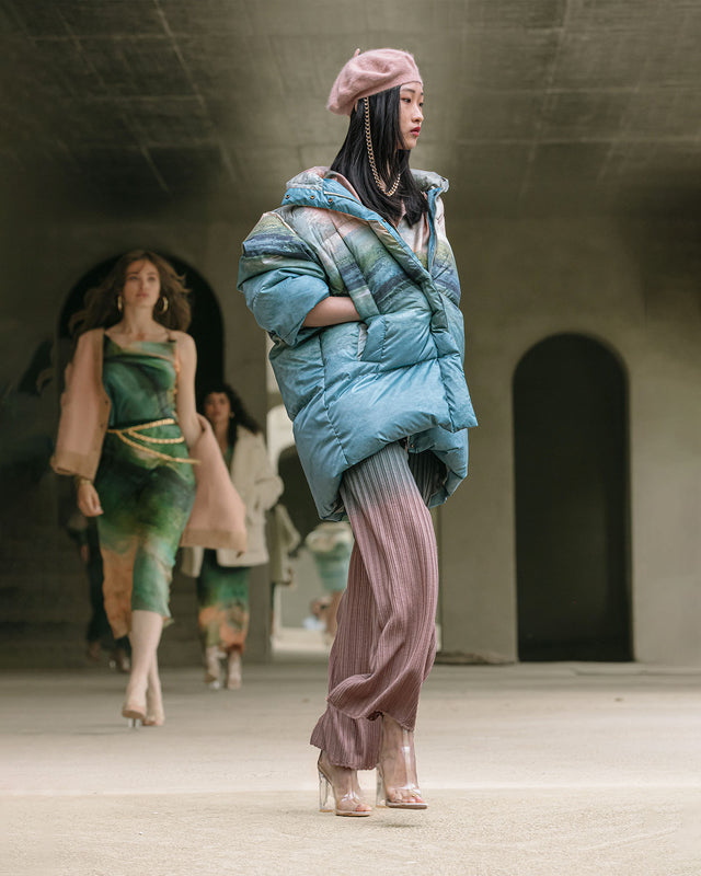 Doudoune "Mir" chaude, imprimé dégradé, coupe mi - longue - Manteaux & vestes Mes Demoiselles - Image 2