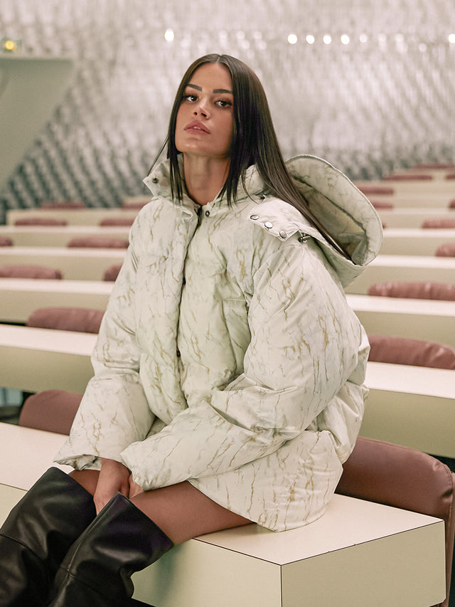 Doudoune Mir marbre blanc/doré: luxe, chaude, urbaine, audacieuse - Manteaux & vestes Mes Demoiselles - Image 1