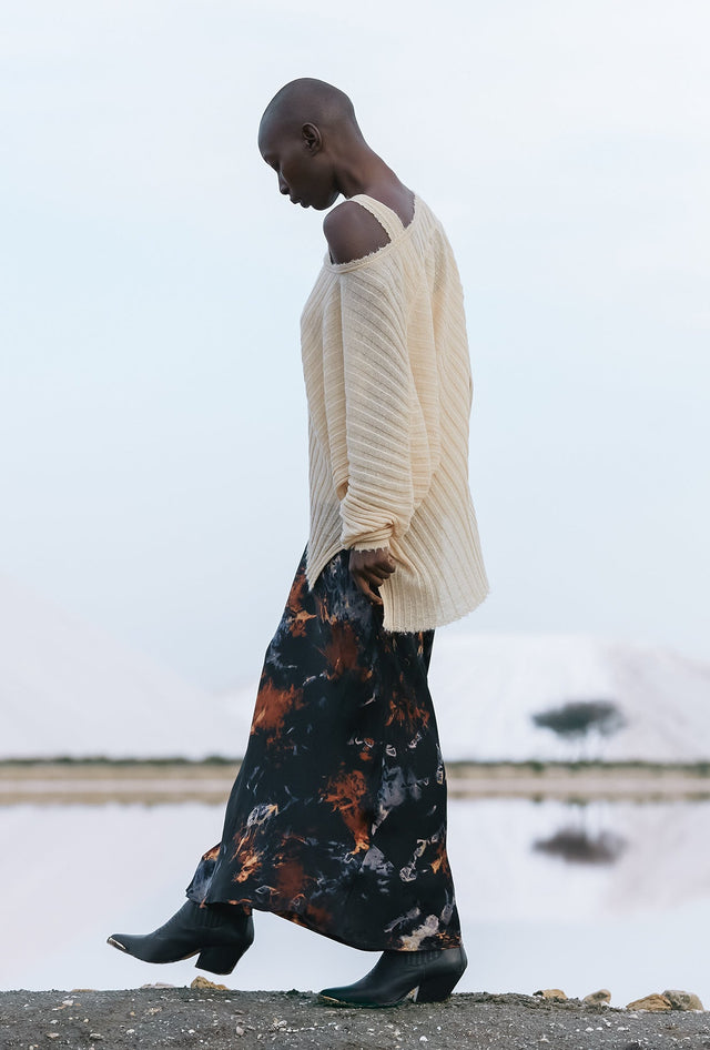 Pull écru, col V, ample, manches chauve - souris, ceinture à nouer - Pulls & gilets Mes Demoiselles - Image 3