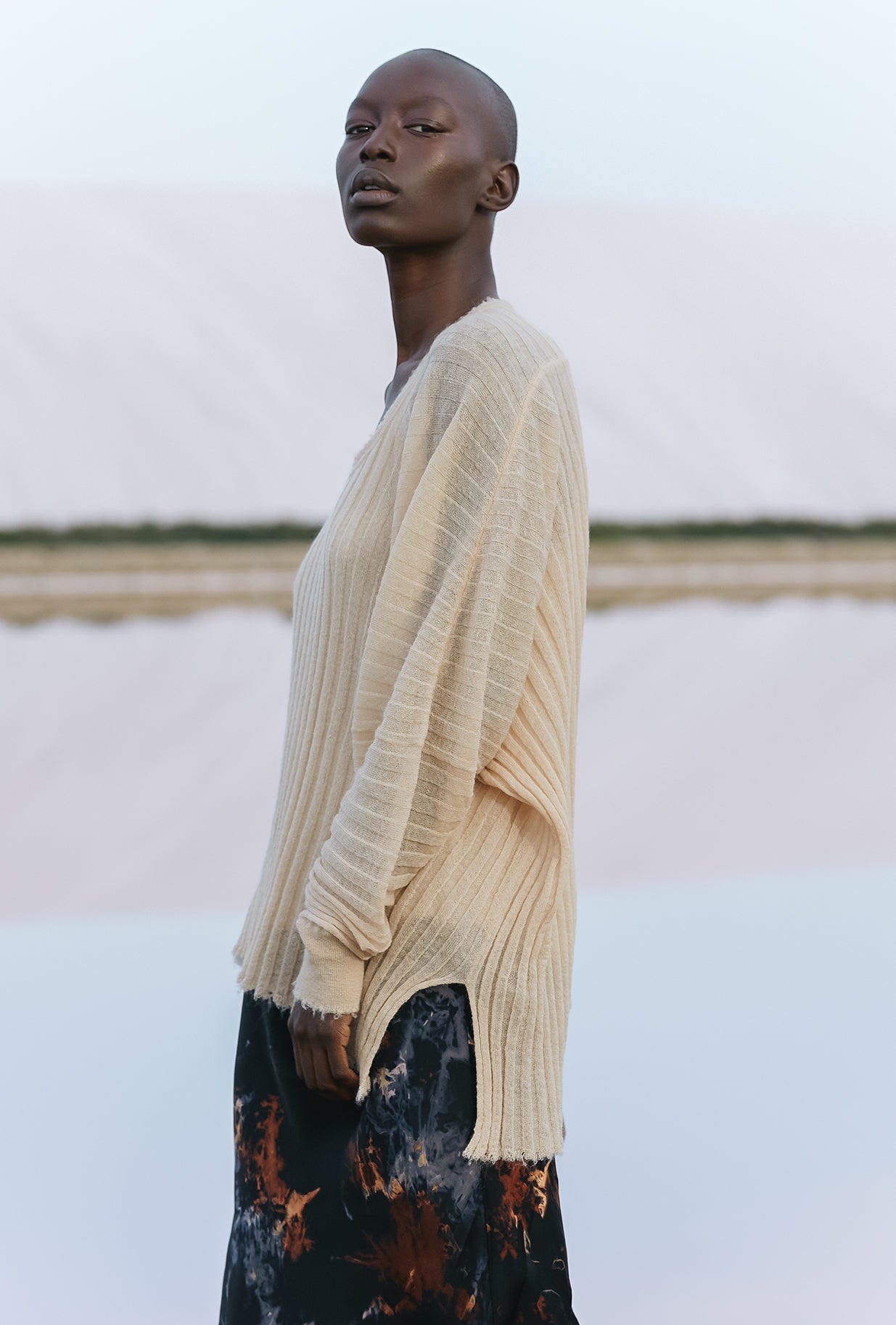 Pull Mount Ridge - Ecru : Pull écru, col V, ample, manches chauve - souris, ceinture à nouer Mes Demoiselles