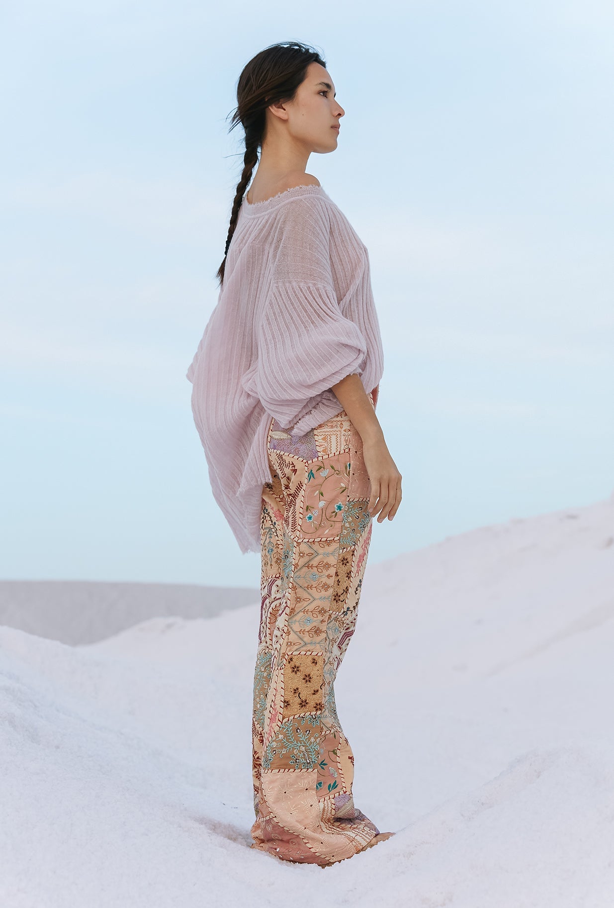 Pull mauve ample, maille plissée, asymétrique, bords frangés - Pulls & gilets Mes Demoiselles - Image 3