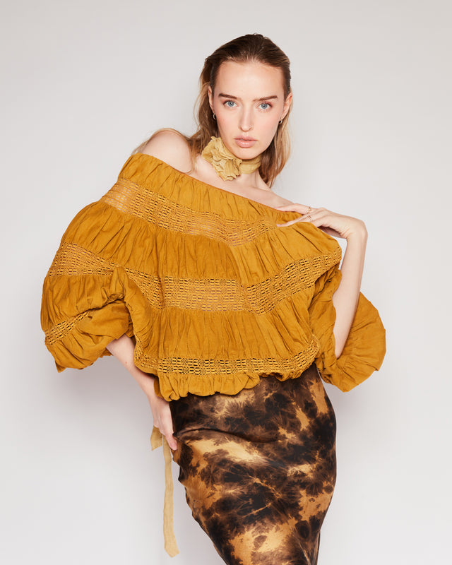 Blouse ocre romantique en coton texturé, dentelle ajourée - Chemises & tops Mes Demoiselles - Image 2