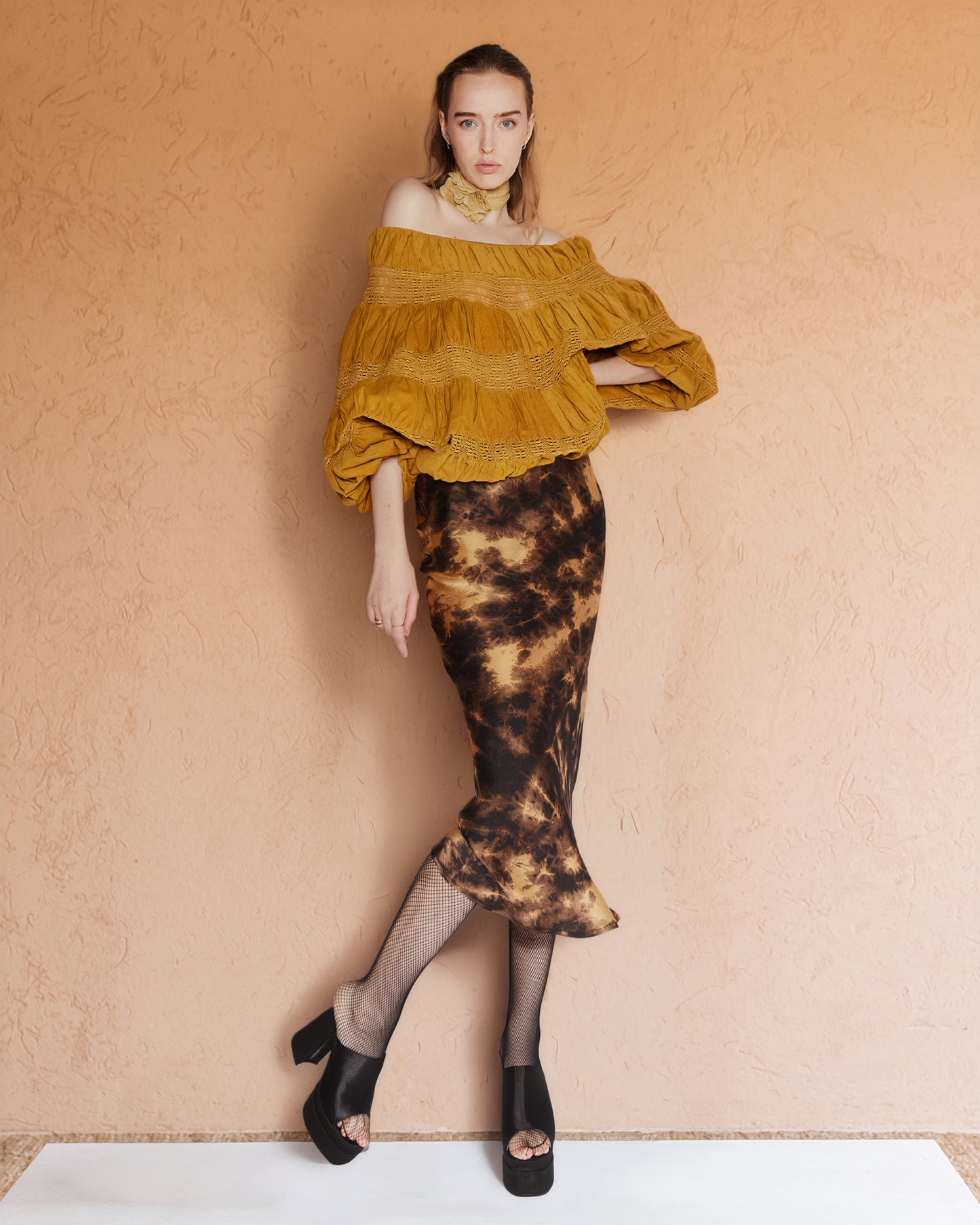 Blouse ocre romantique en coton texturé, dentelle ajourée - Chemises & tops Mes Demoiselles