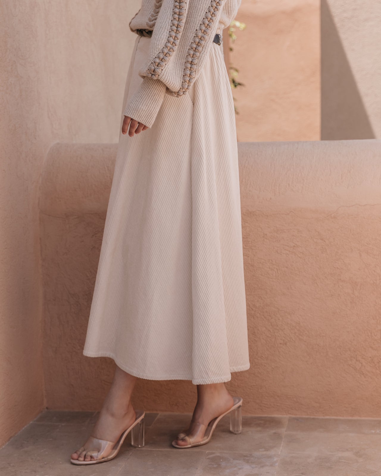 Jupe Cornalie - Ecru : Jupe trapèze en velours côtelé écru, idéale pour un look hivernal Mes Demoiselles - Image 4