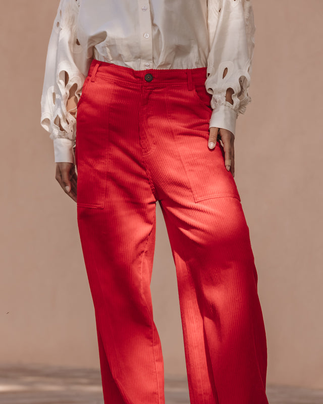 Pantalon velours côtelé rouge écarlate, coupe large, rétro - chic - Pantalons & combinaisons Mes Demoiselles - Image 2