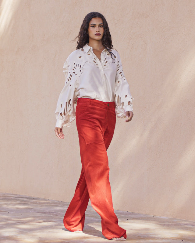 Pantalon velours côtelé rouge écarlate, coupe large, rétro - chic - Pantalons & combinaisons Mes Demoiselles - Image 1