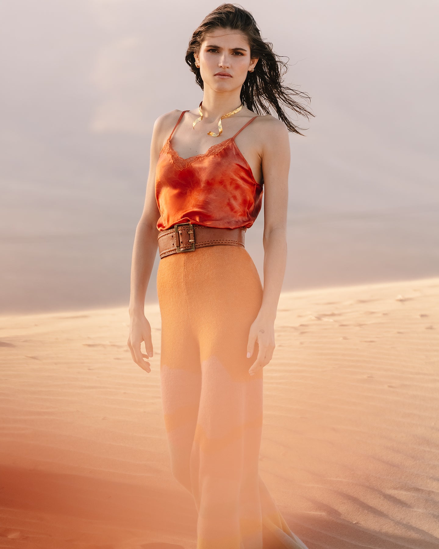 Caraco tie - dye orange, dentelle col V, bretelles ajustables - Chemises & tops Mes Demoiselles