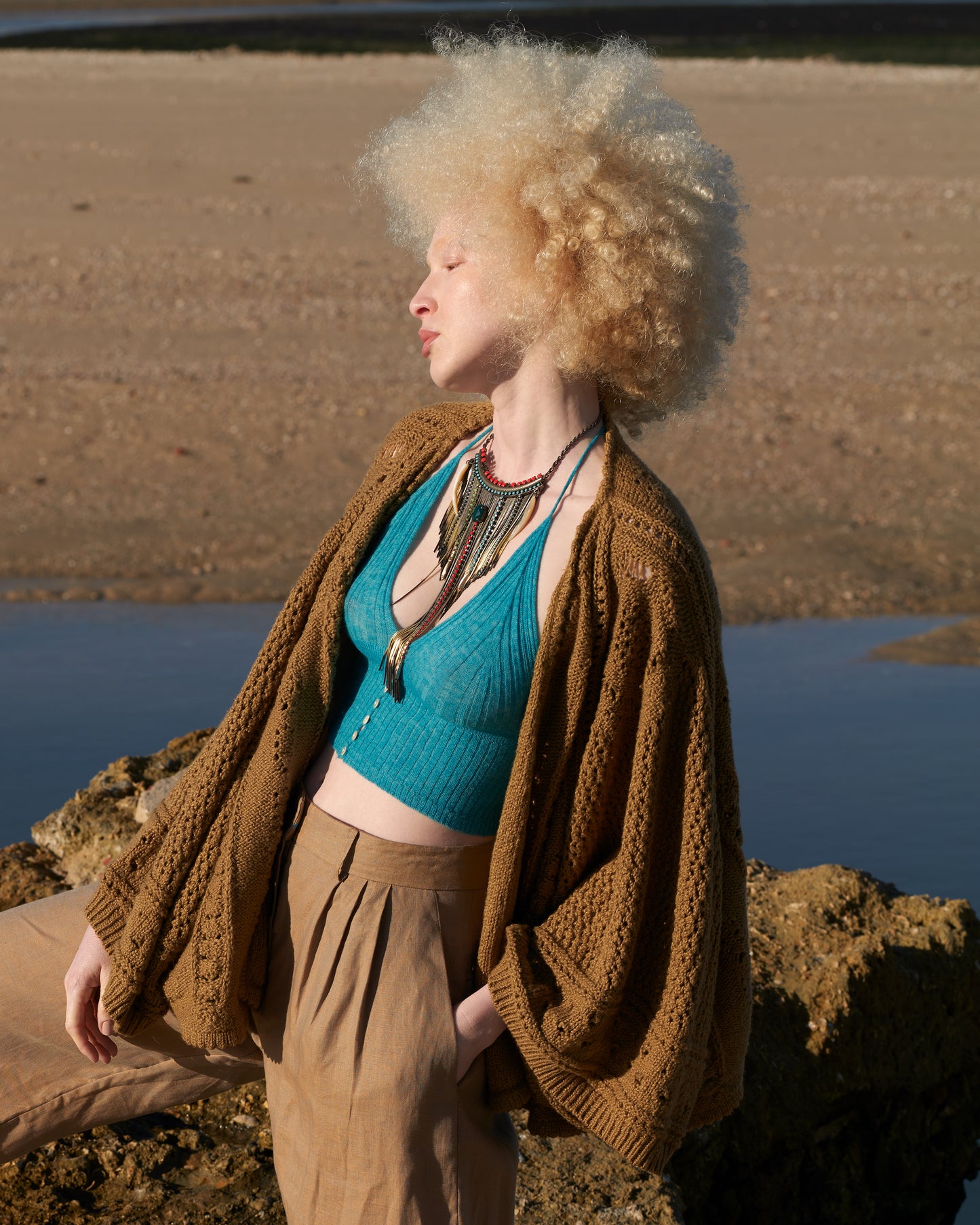 Top court turquoise, maille côtelée, décolleté V, boutons nacrés - Chemises & tops Mes Demoiselles