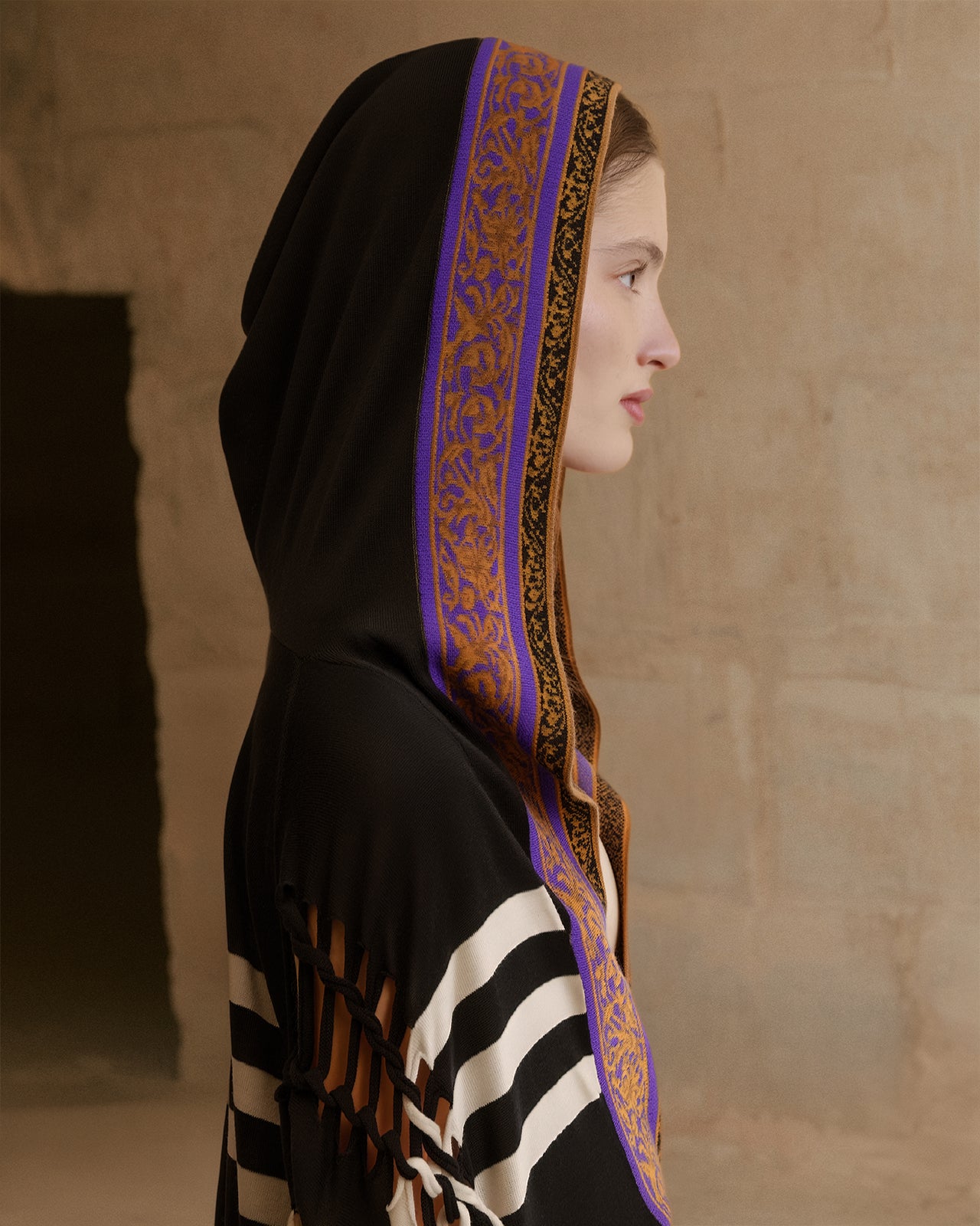 Chozyn Sweater - Black - Image 4