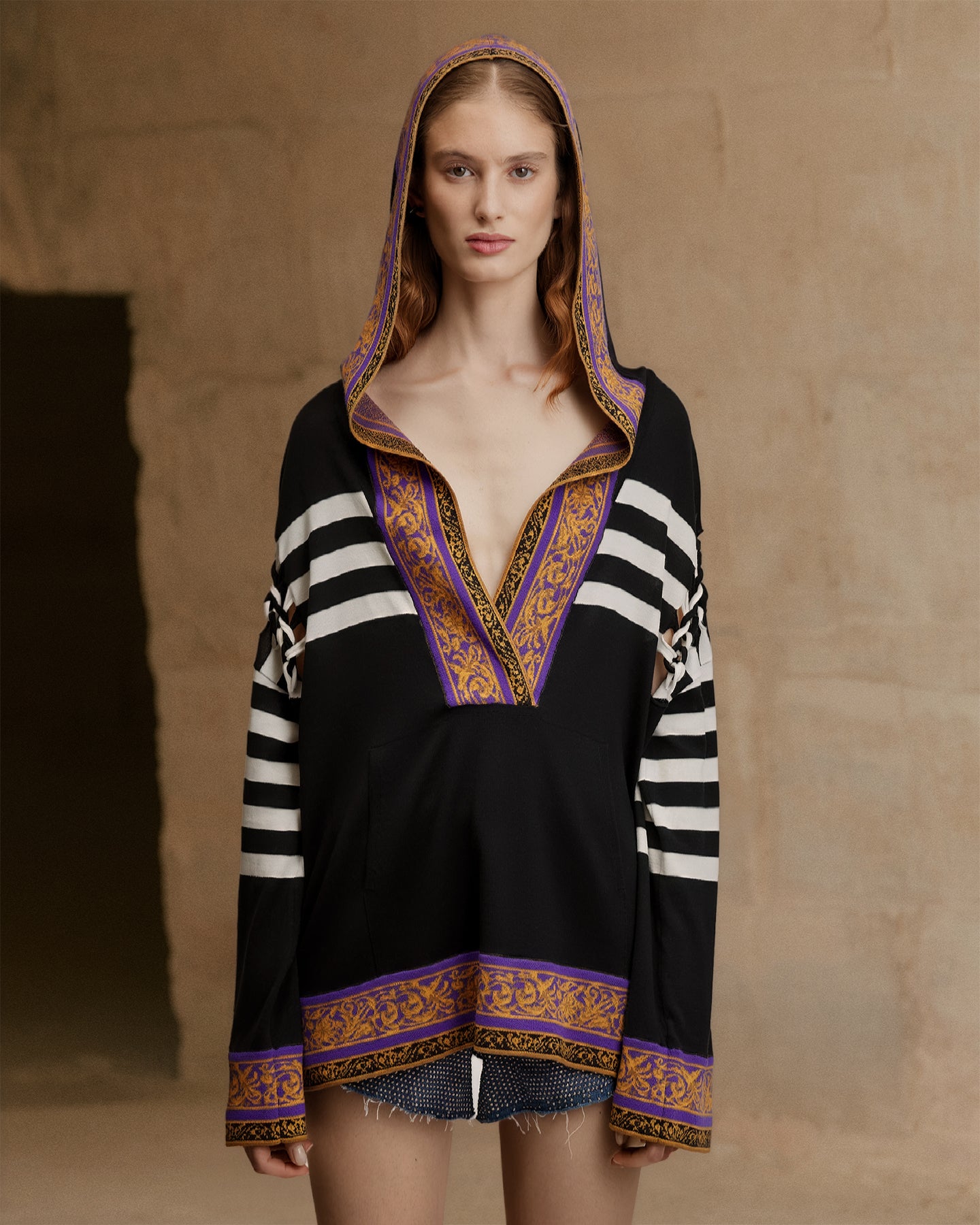 Chozyn Sweater - Black