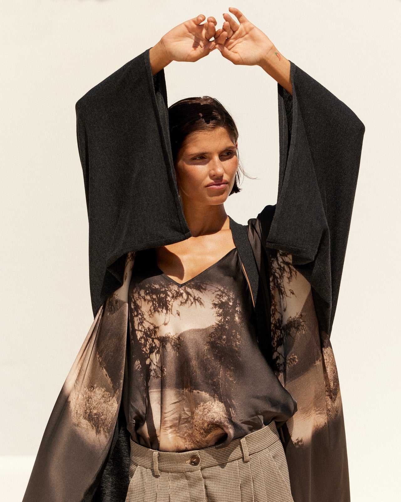 Angus Kimono - Black - Image 4