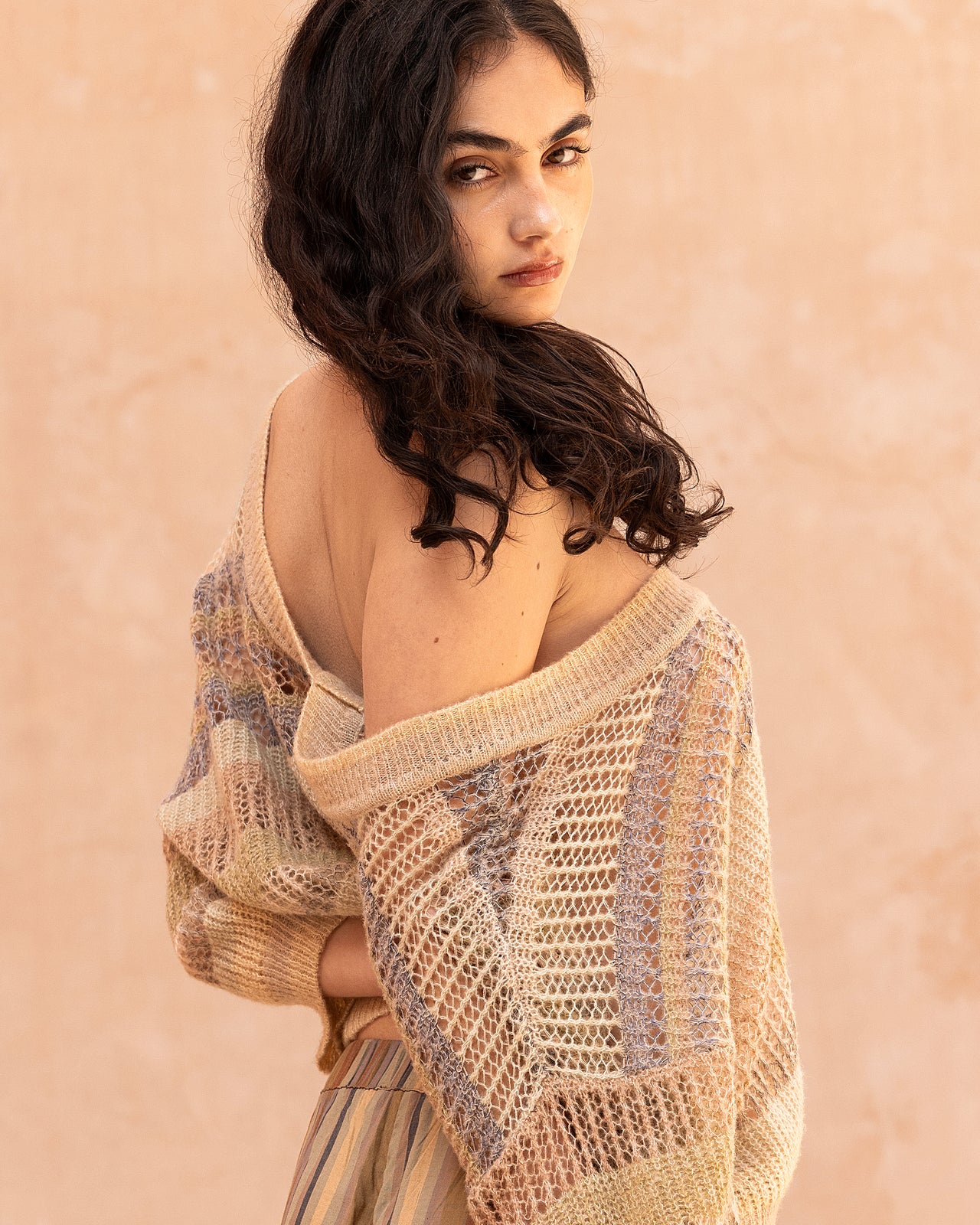 Pull Faika - Beige : Pull court rayé ajouré dans des nuances de beige Mes Demoiselles - Image 5