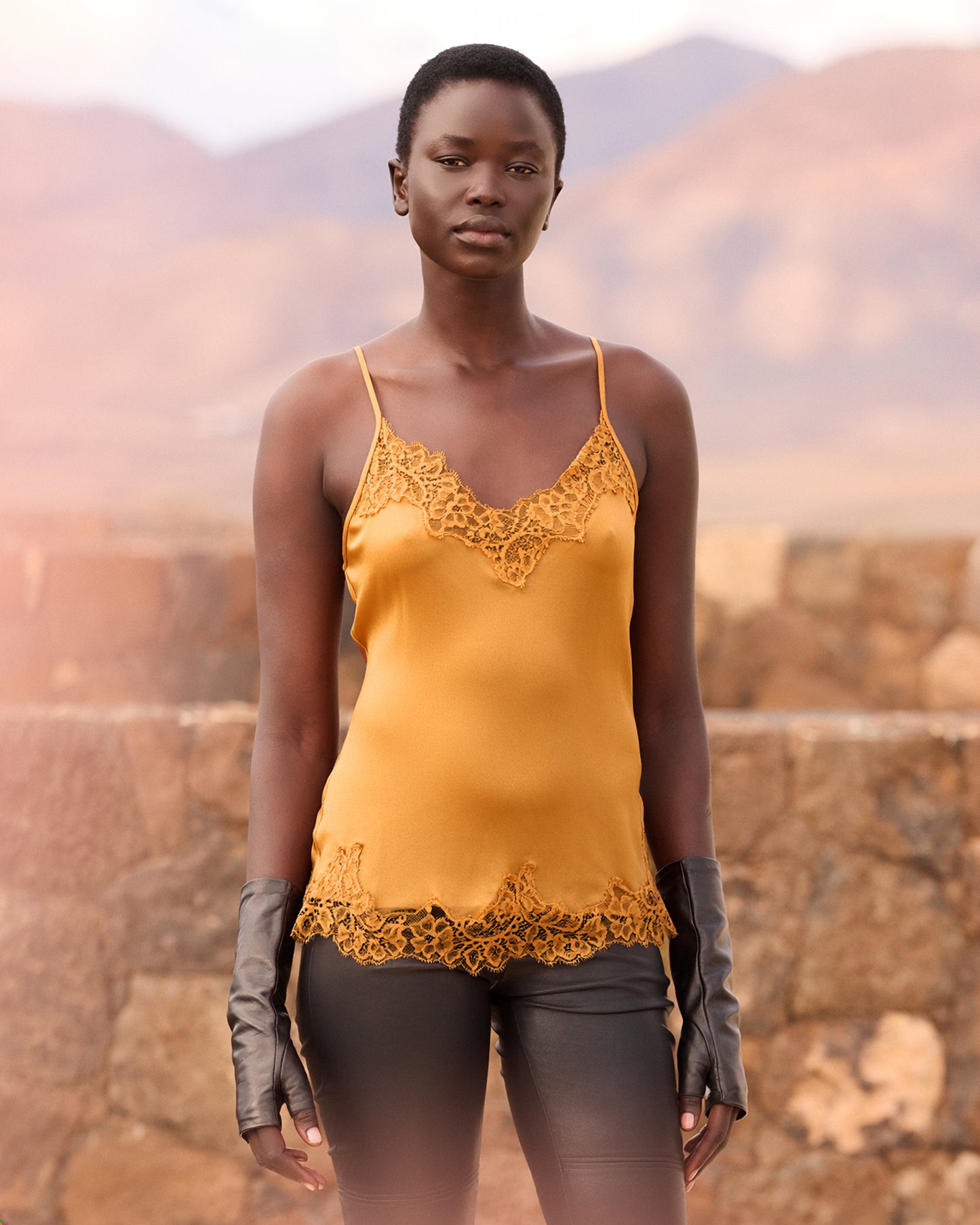 Caraco en soie et dentelle – Ocre - Chemises & tops Mes Demoiselles