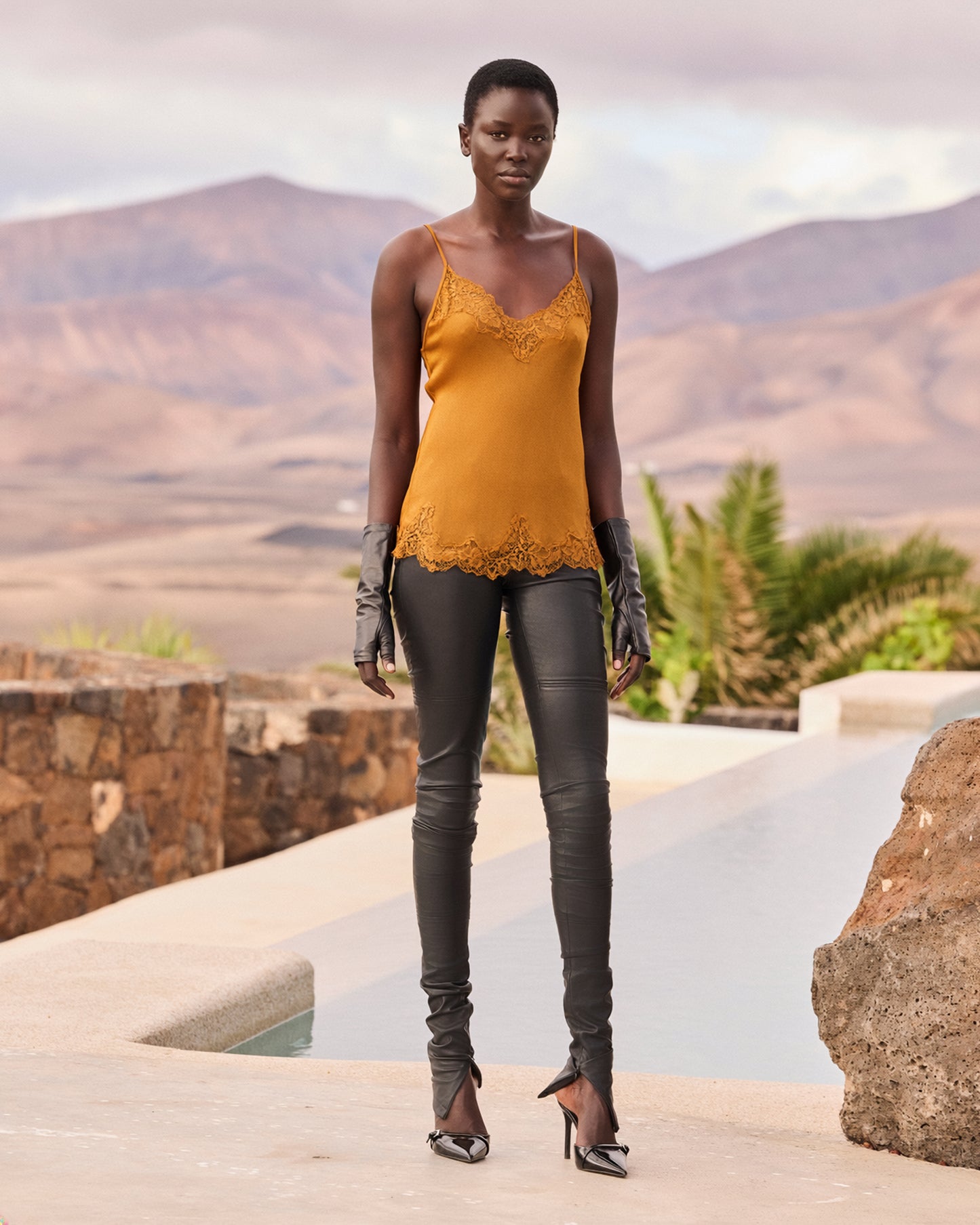 Caraco en soie et dentelle – Ocre - Chemises & tops Mes Demoiselles