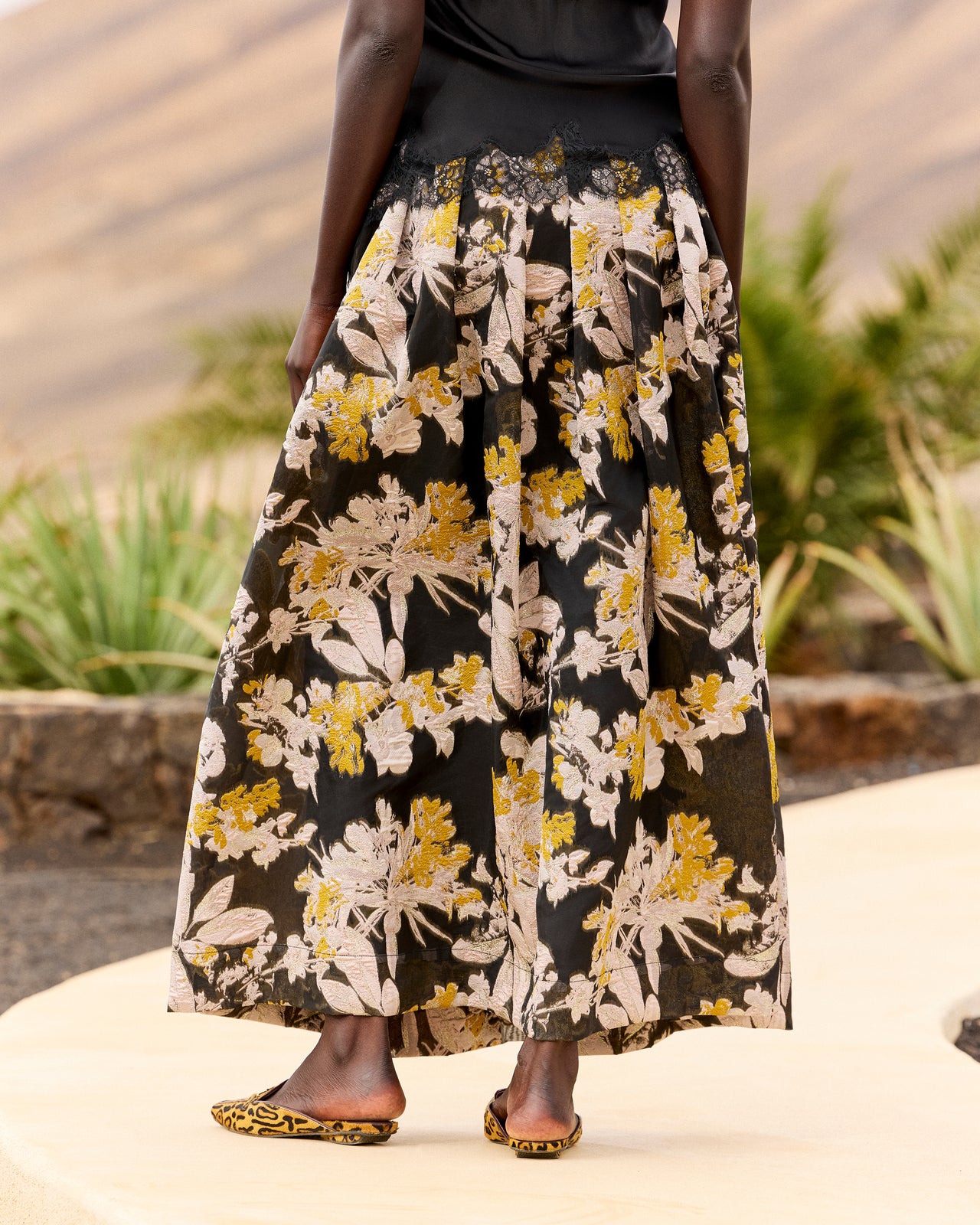 Syn Skirt -  Black - Image 3