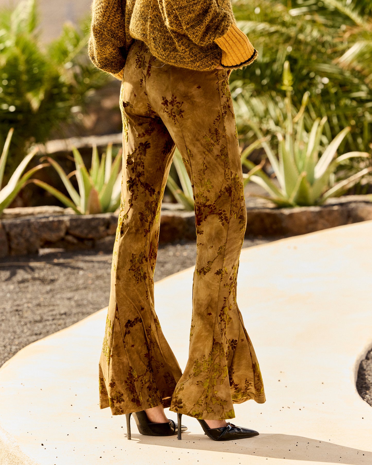 Sand-colored trousers - Khaki