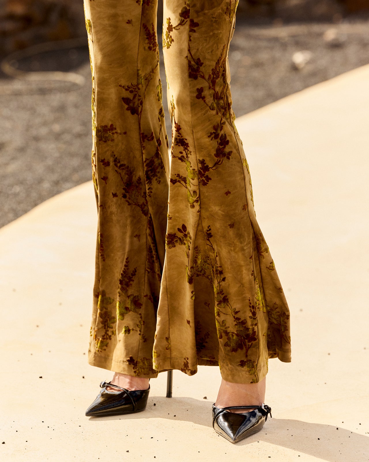 Sand-colored trousers - Khaki - Image 4