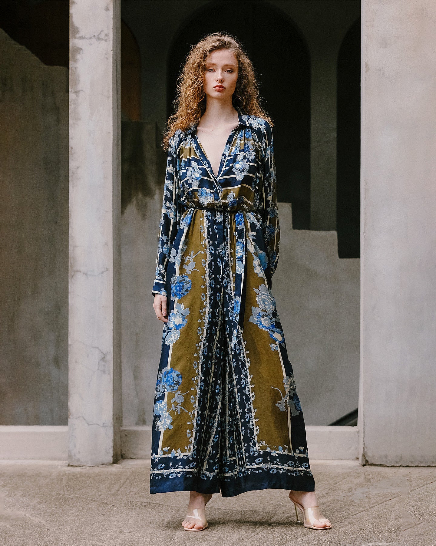 Combi - pantalon en soie, longue, ceinturée, boutonnée - Pantalons & combinaisons Mes Demoiselles