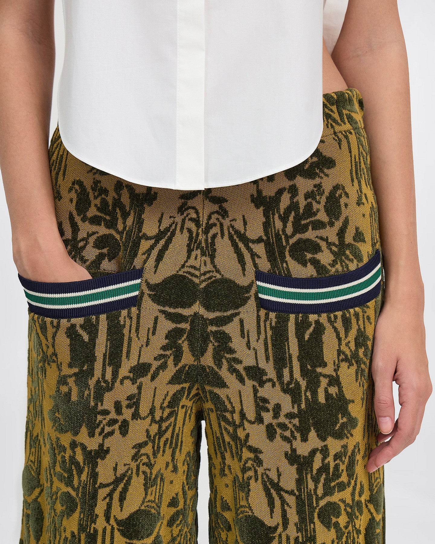 Pantalon Bandi - Kaki : Pantalon en jacquard de velours kaki Mes Demoiselles